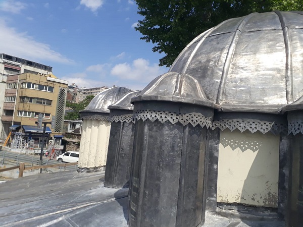 İstanbul Karaköy Saliha Sultan Çeşmesi Kaplaması