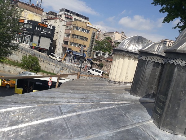İstanbul Karaköy Saliha Sultan Çeşmesi Kaplaması