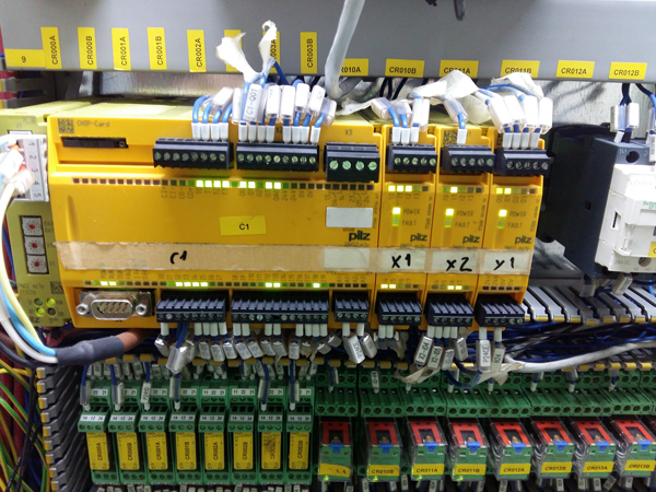 PLC (Programming Logic Control)